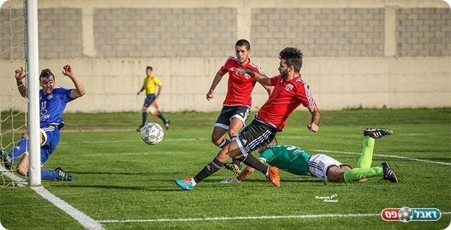 רוברט ארחיל כובש (וואסים מוואסי)